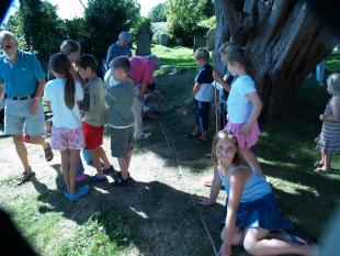 Measuring the Yew Treewith Barry & Dennis - Phill gives up-r