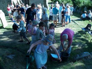Planting -Spreading something 4-r