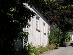 *Front looking east-r