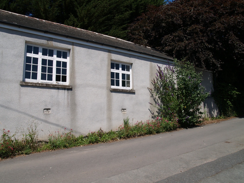 *Looking towards east end of south-facing front wall-r