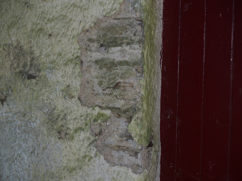 *Poor render adjacent to main door 1-r