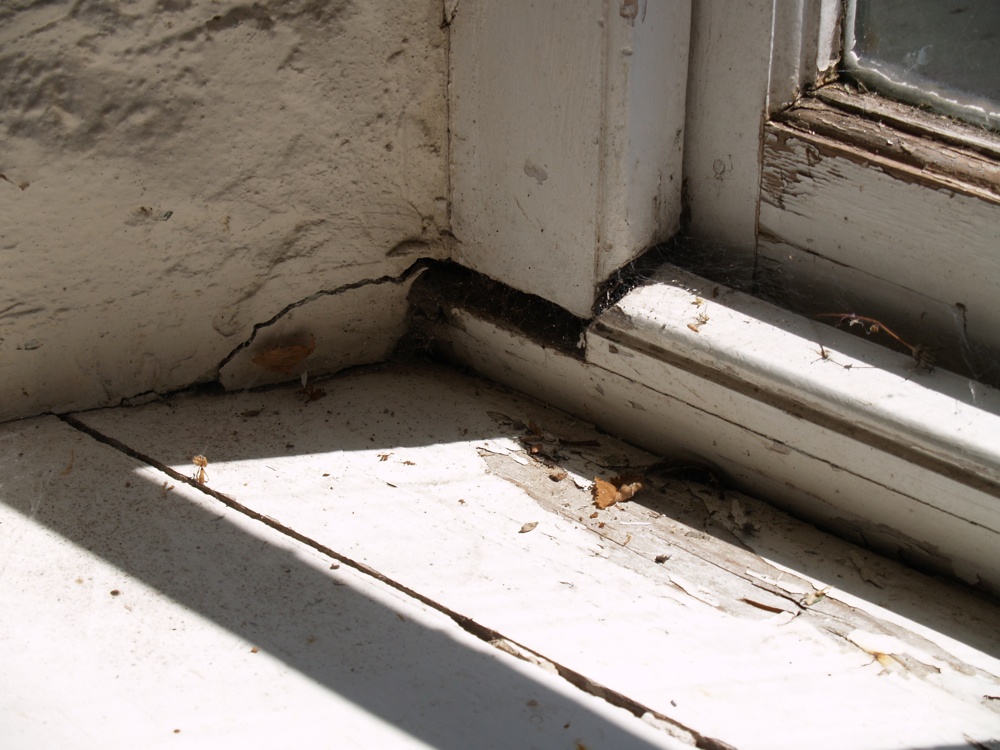 *Rotting window- south wall 1-r